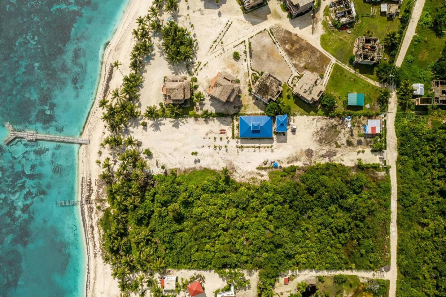 Secluded Oceanfront Private Estate By Alom