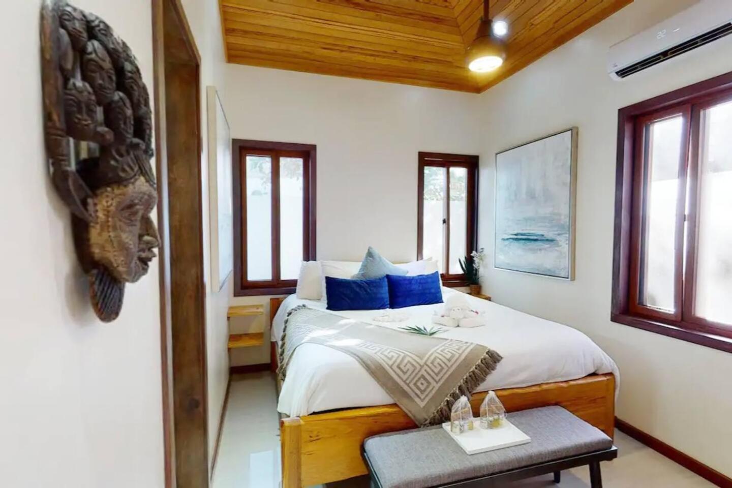 Secluded Oceanfront Private Estate By Alom