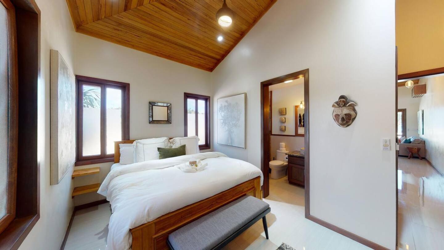 Secluded Oceanfront Private Estate By Alom