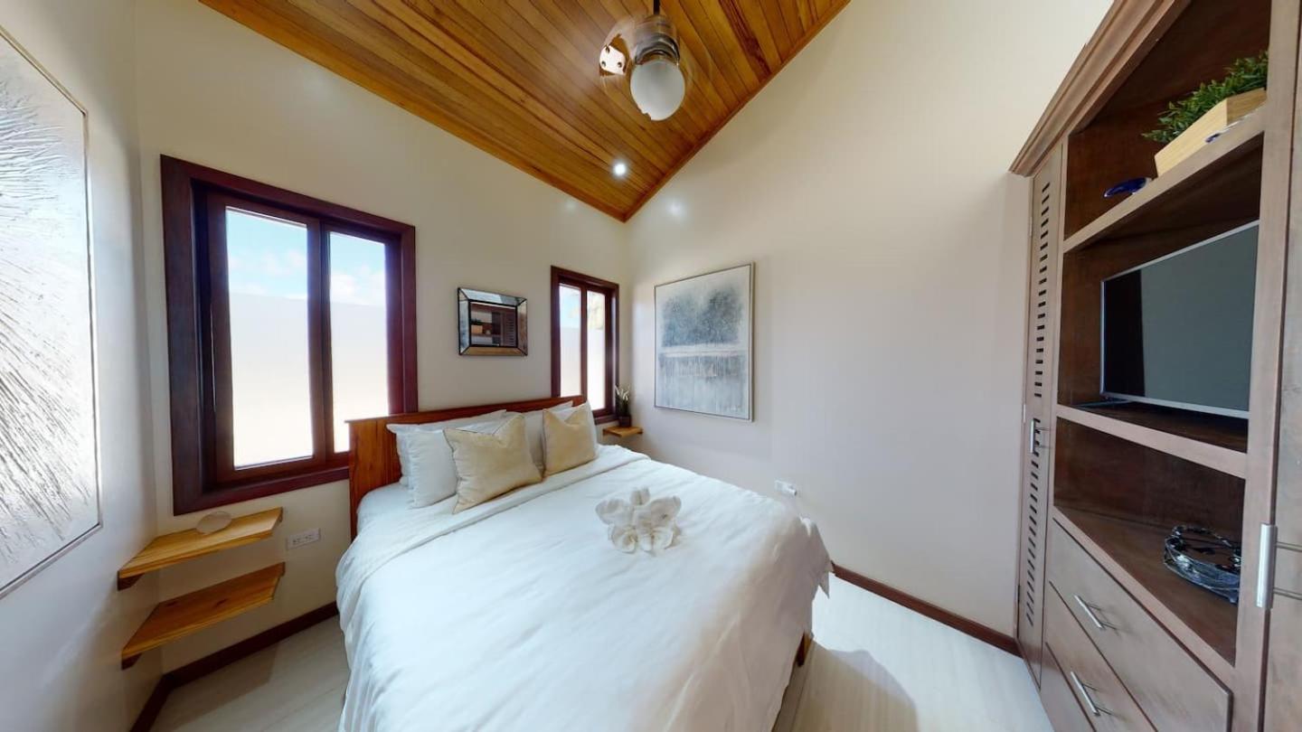 Secluded Oceanfront Private Estate By Alom