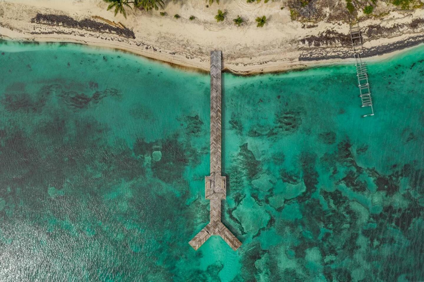 Secluded Oceanfront Private Estate By Alom