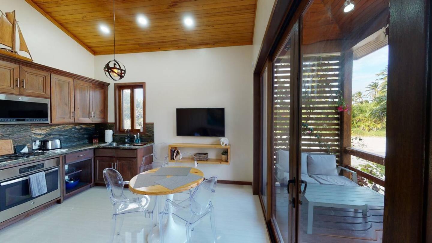 Secluded Oceanfront Private Estate By Alom