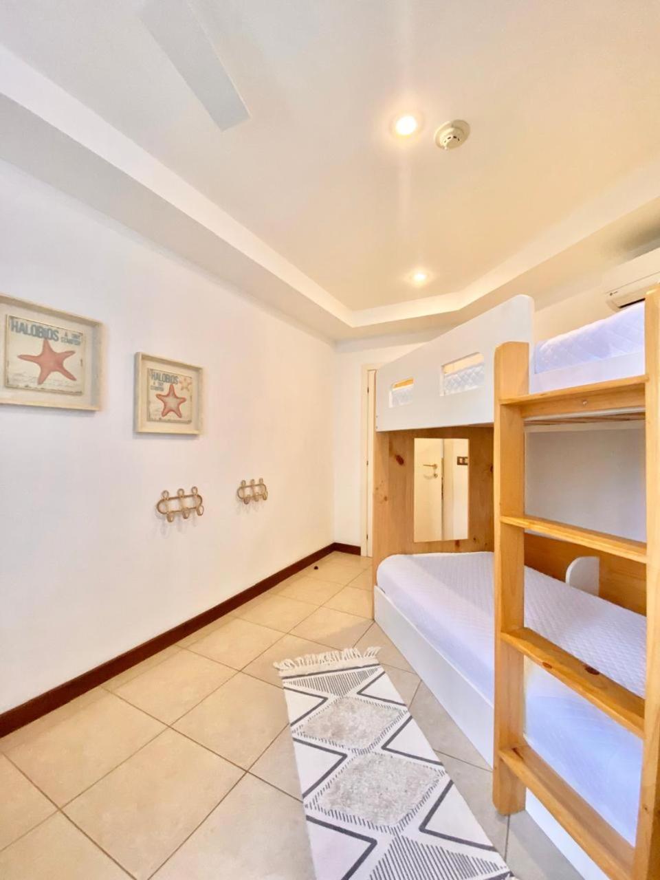 Peninsula 46 - Upscale 2bdr with Jacuzzi - Beach - Fast wifi - Gym