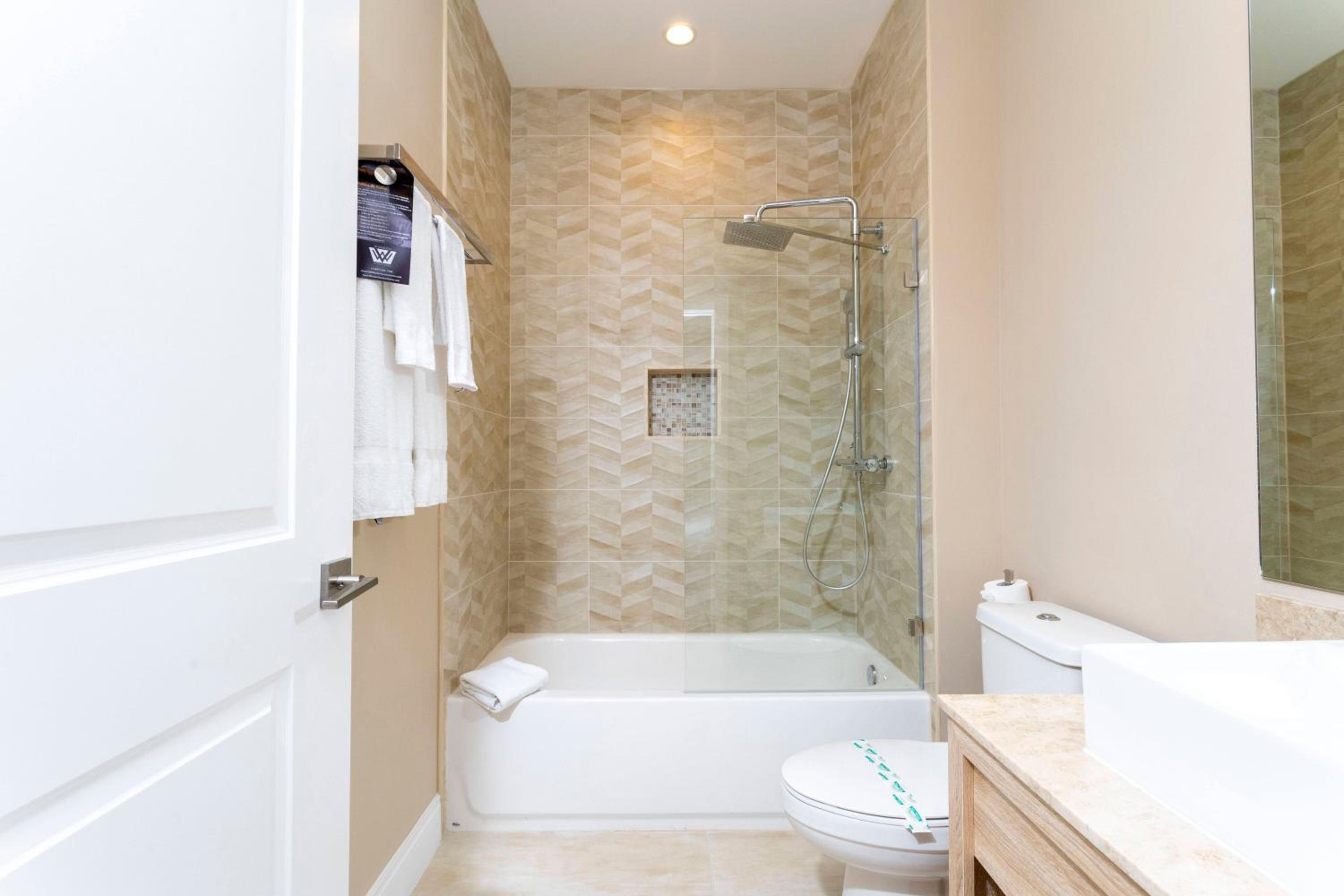 Nice Luxury 3Beds and 3Ba 2 miles from Disney