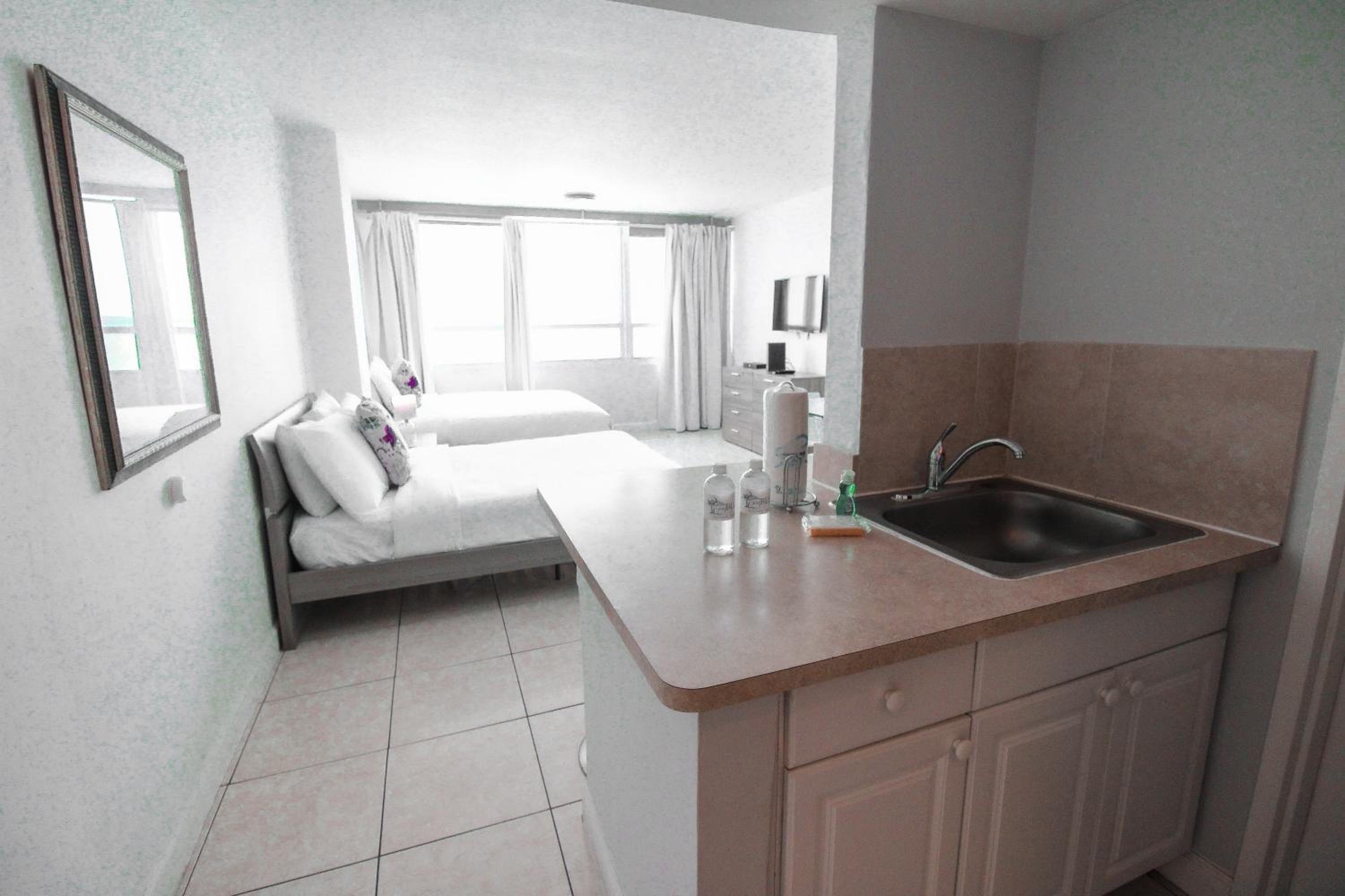Castle 603 Oceanview w/ Free Parking, pool, beach access, tennis, gym, restaurants and more! view 4