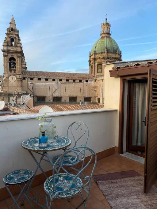 La Mansarda sul Centro en Palermo — balance & terrace