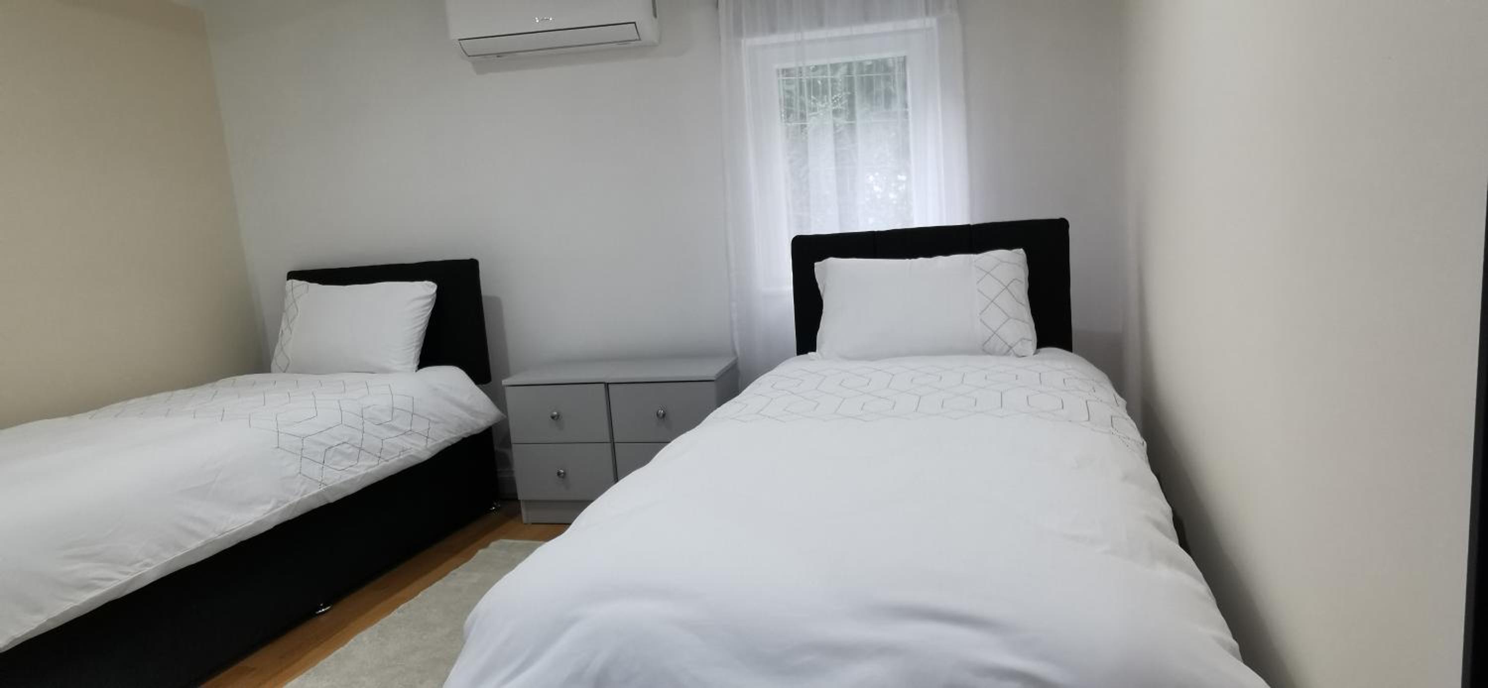 Limerick Vacations - New refurbished 2 bedroom detached house - Property Image 2