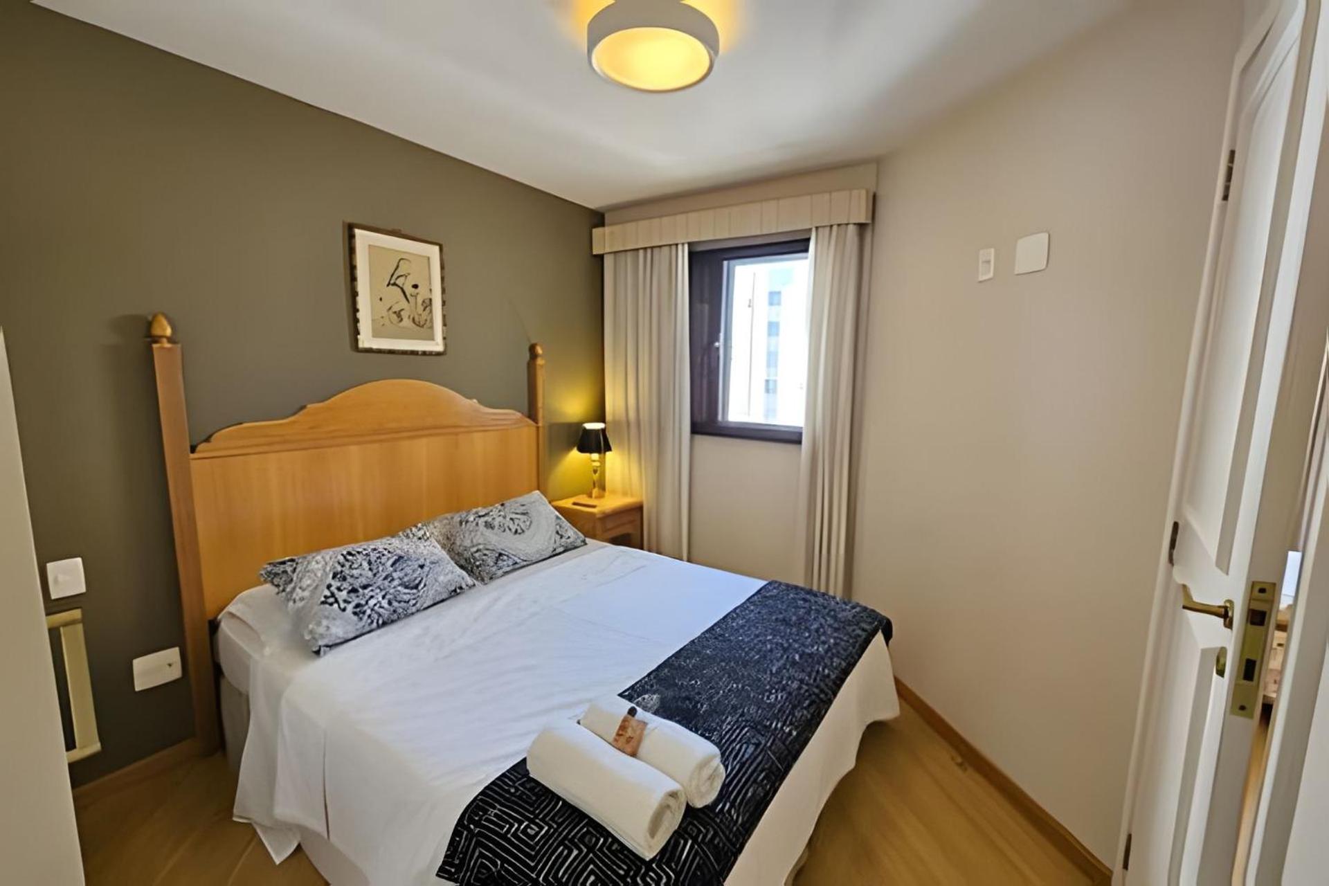 Flat-Apart hotel dois quartos c/uma suíte e vaga