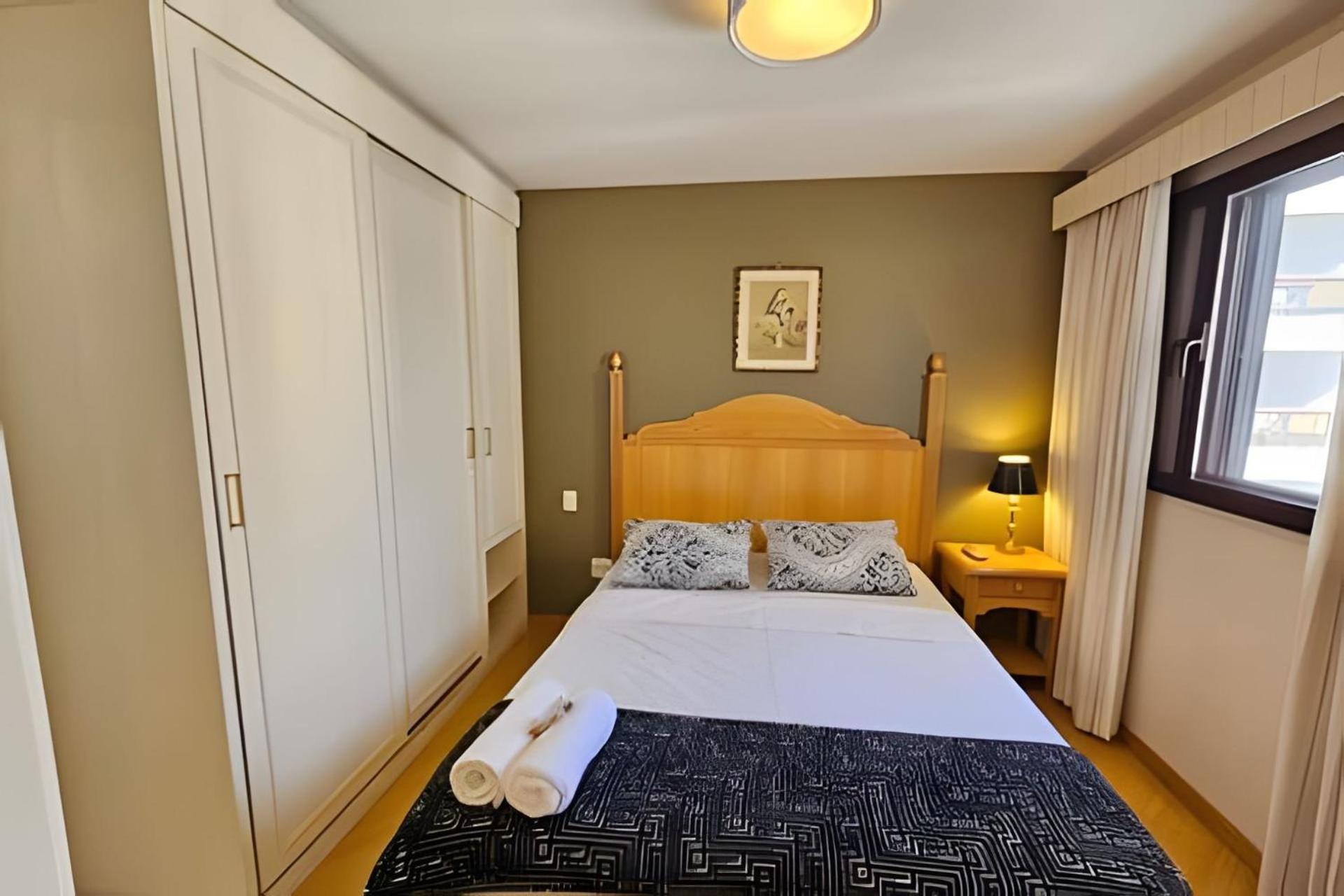 Flat-Apart hotel dois quartos c/uma suíte e vaga