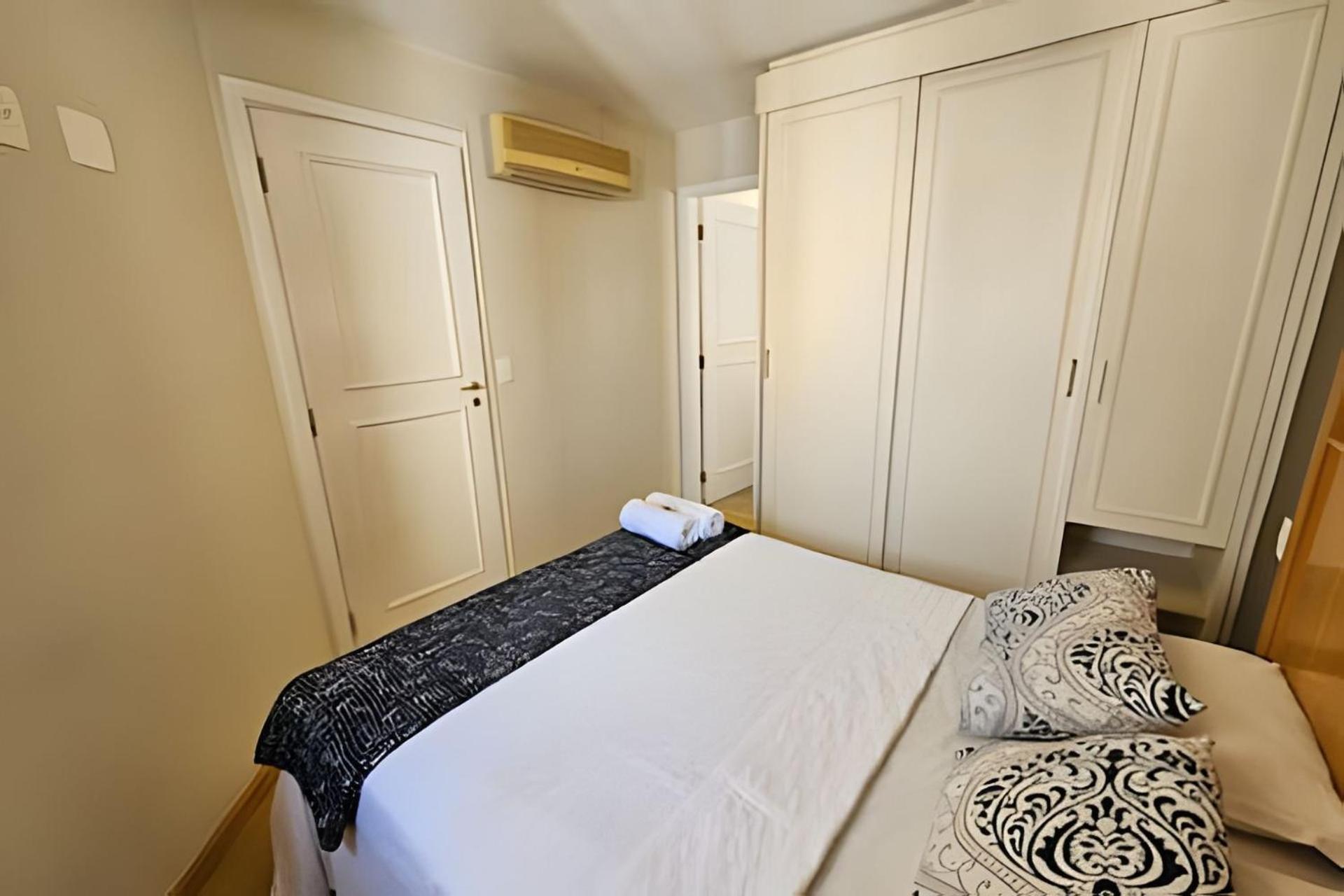 Flat-Apart hotel dois quartos c/uma suíte e vaga