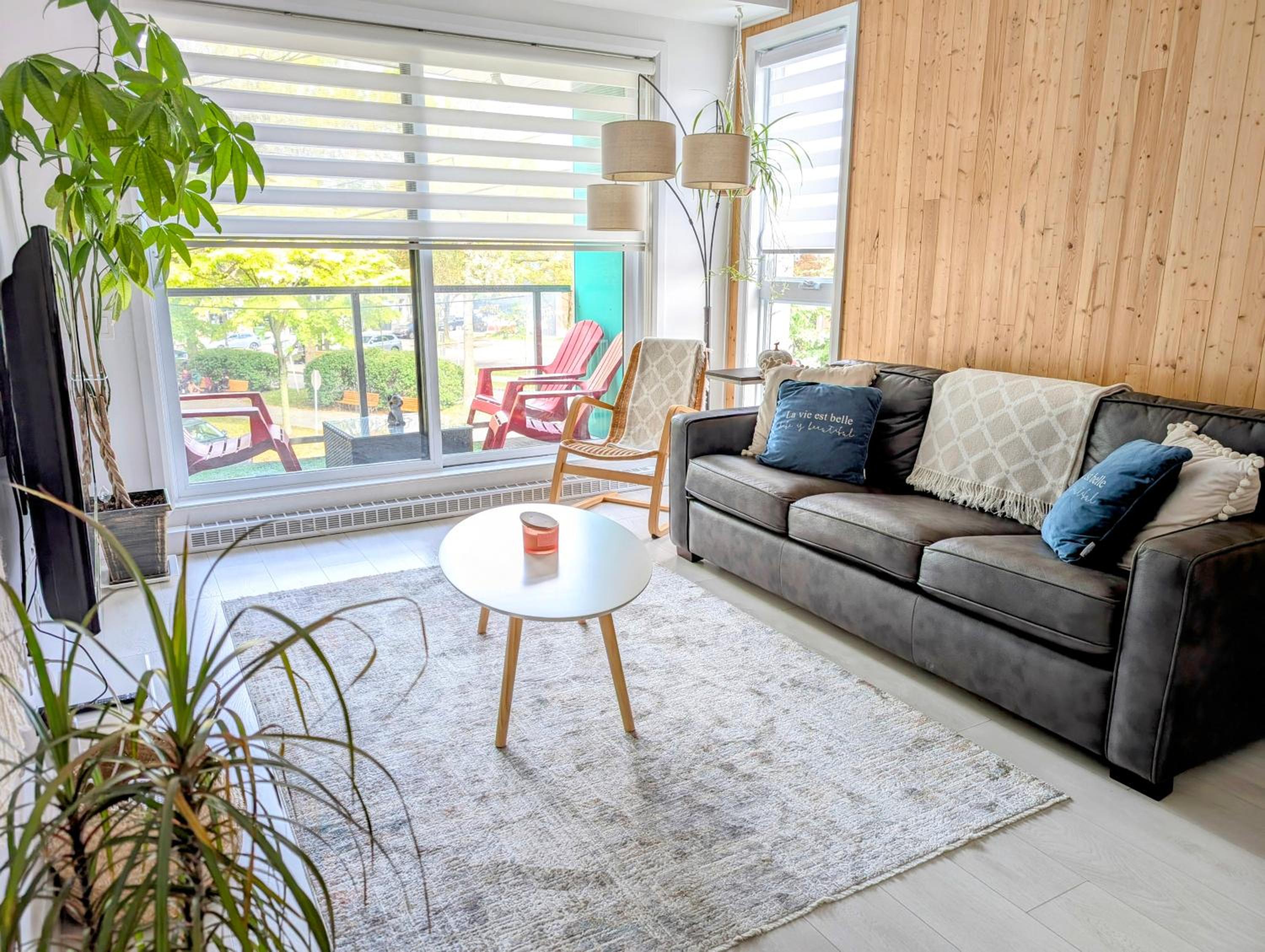 La vie est belle: FREE PARKING, GYM, ROOFTOP TERRACE