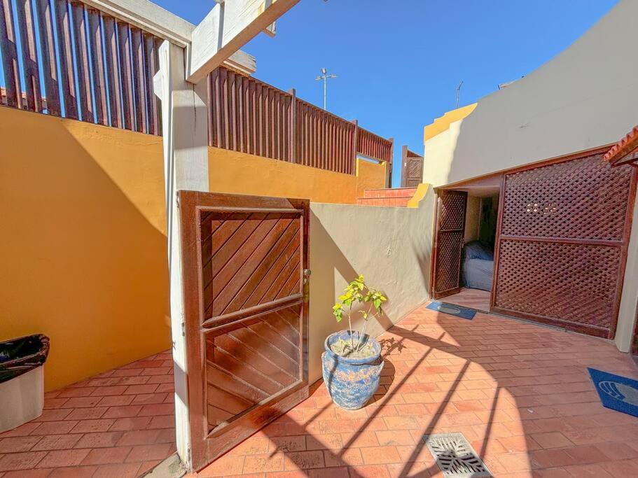 Apartamento na orla da praia do Peró