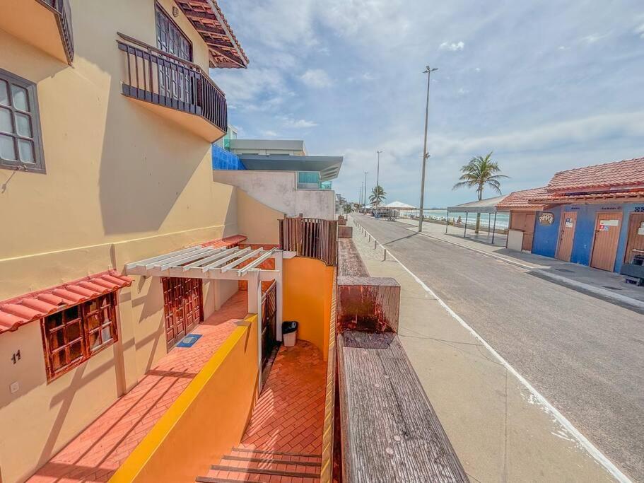 Apartamento na orla da praia do Peró