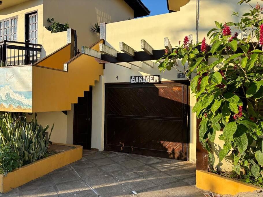 Apartamento na orla da praia do Peró