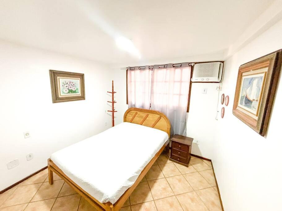 Apartamento na orla da praia do Peró