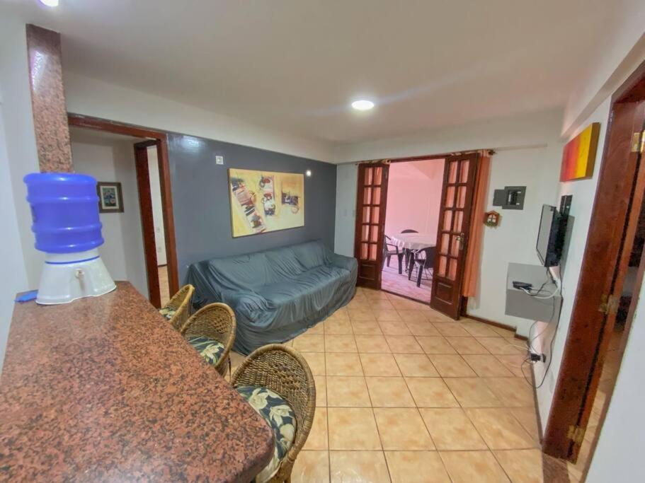 Apartamento na orla da praia do Peró