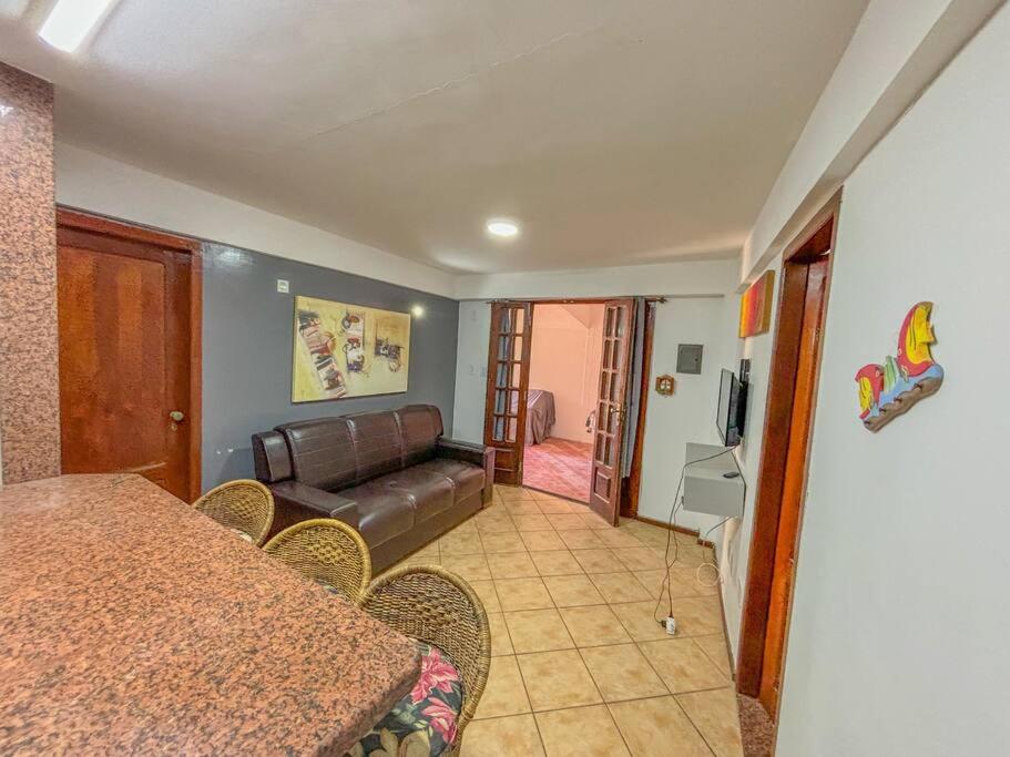 Apartamento na orla da praia do Peró