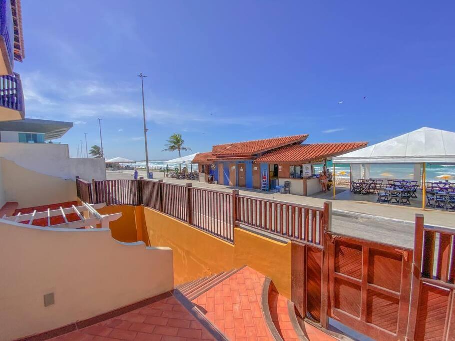 Apartamento na orla da praia do Peró