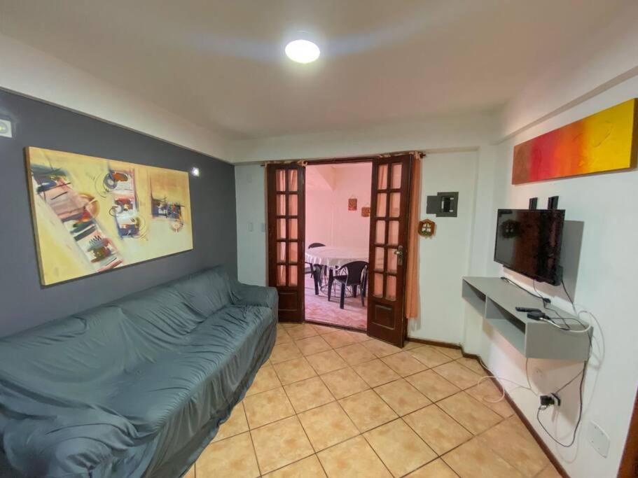 Apartamento na orla da praia do Peró