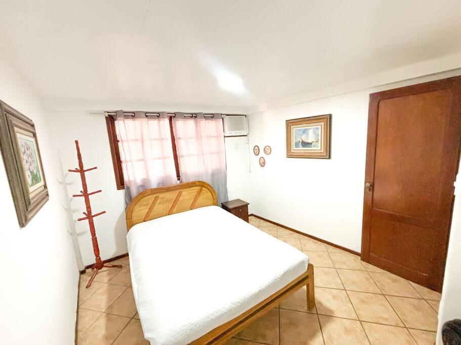 Apartamento na orla da praia do Peró
