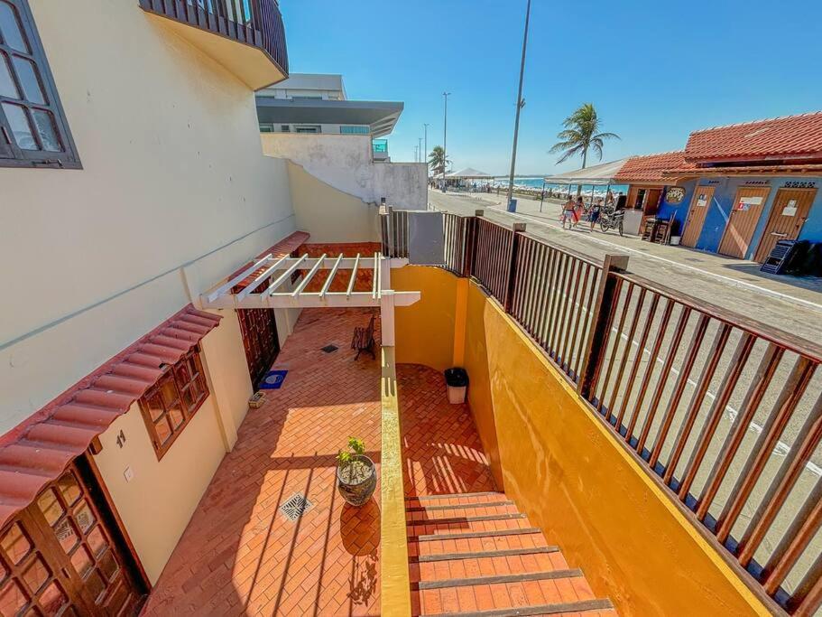 Apartamento na orla da praia do Peró