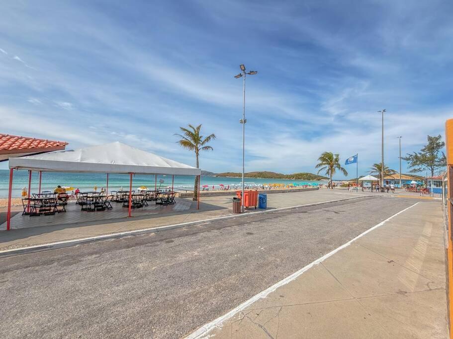 Apartamento na orla da praia do Peró