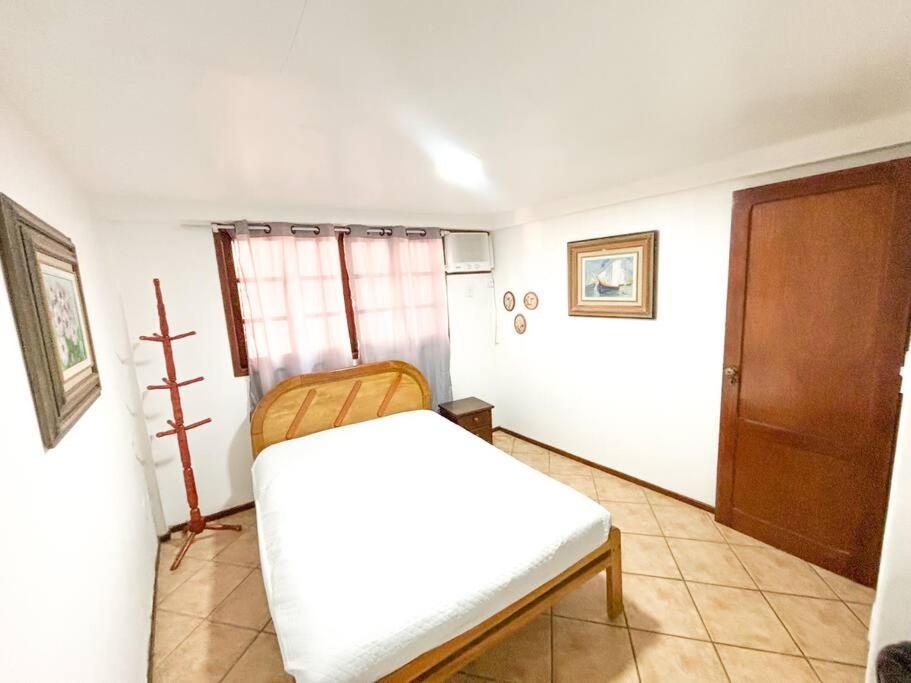 Apartamento na orla da praia do Peró