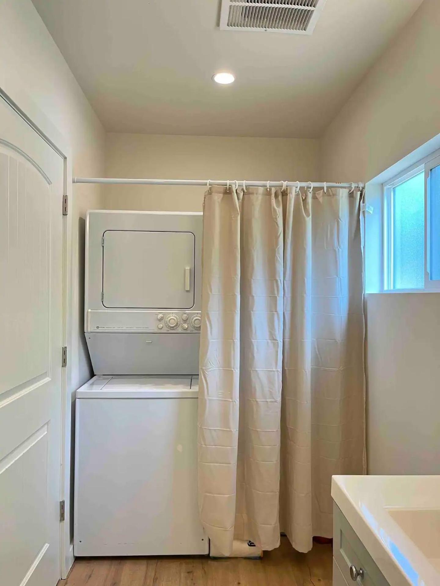 Modern Studio in MarysVille A Forest Haven view 4