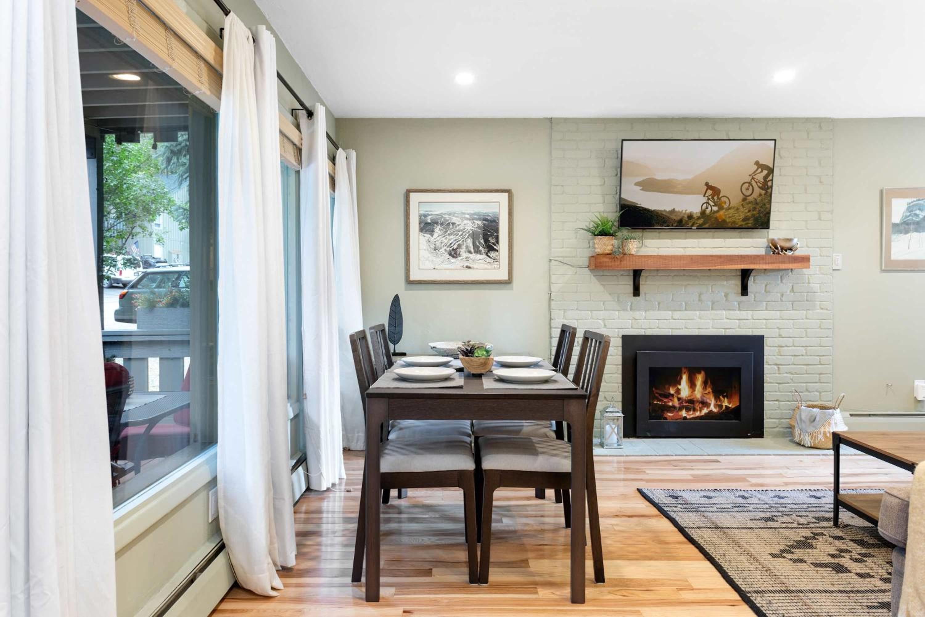Cozy Vail Condo with Fireplace Close to Ski Lifts view 4