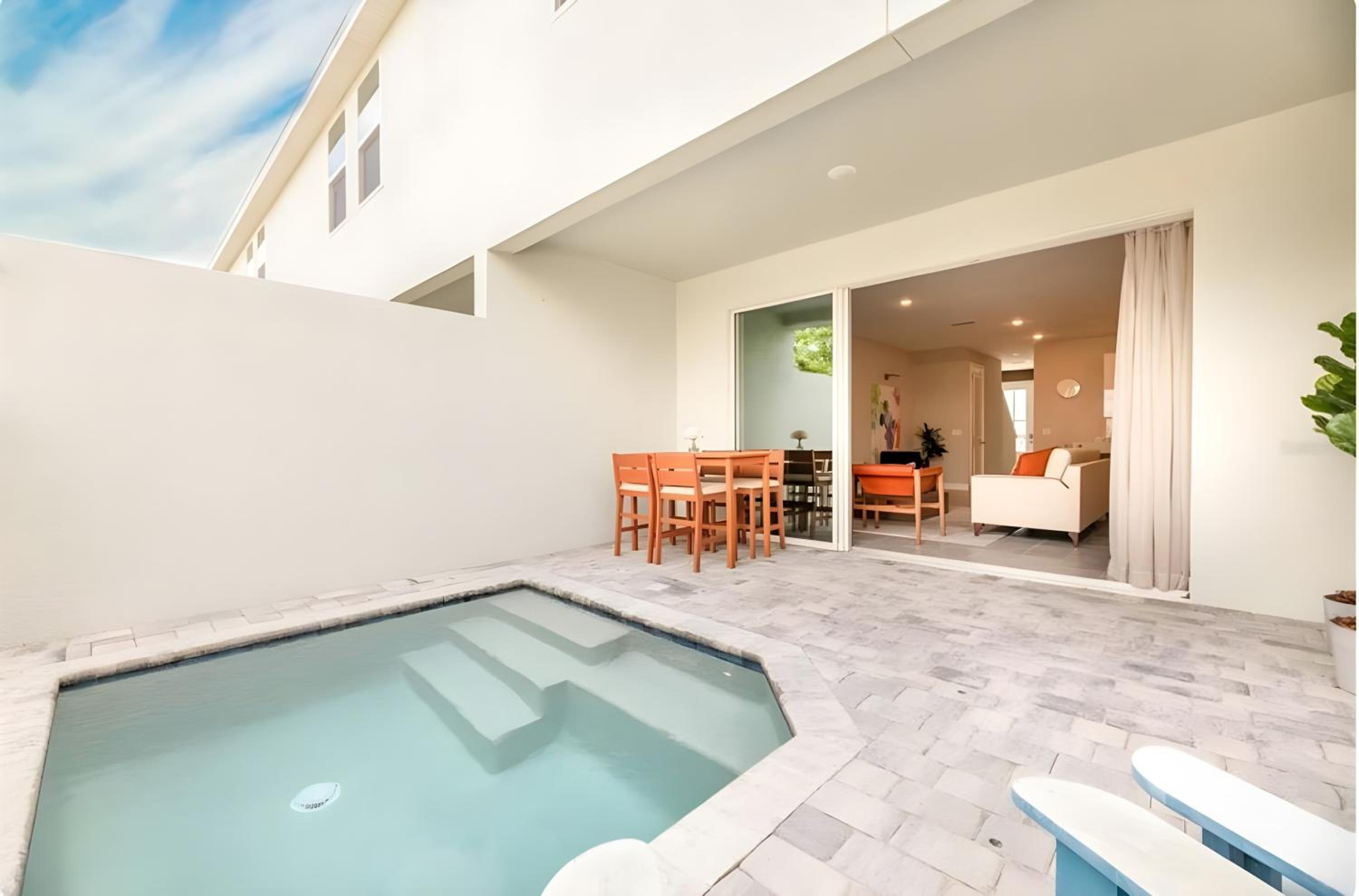 Luxury Villa 5BedroomsPool- 4 miles from Disney