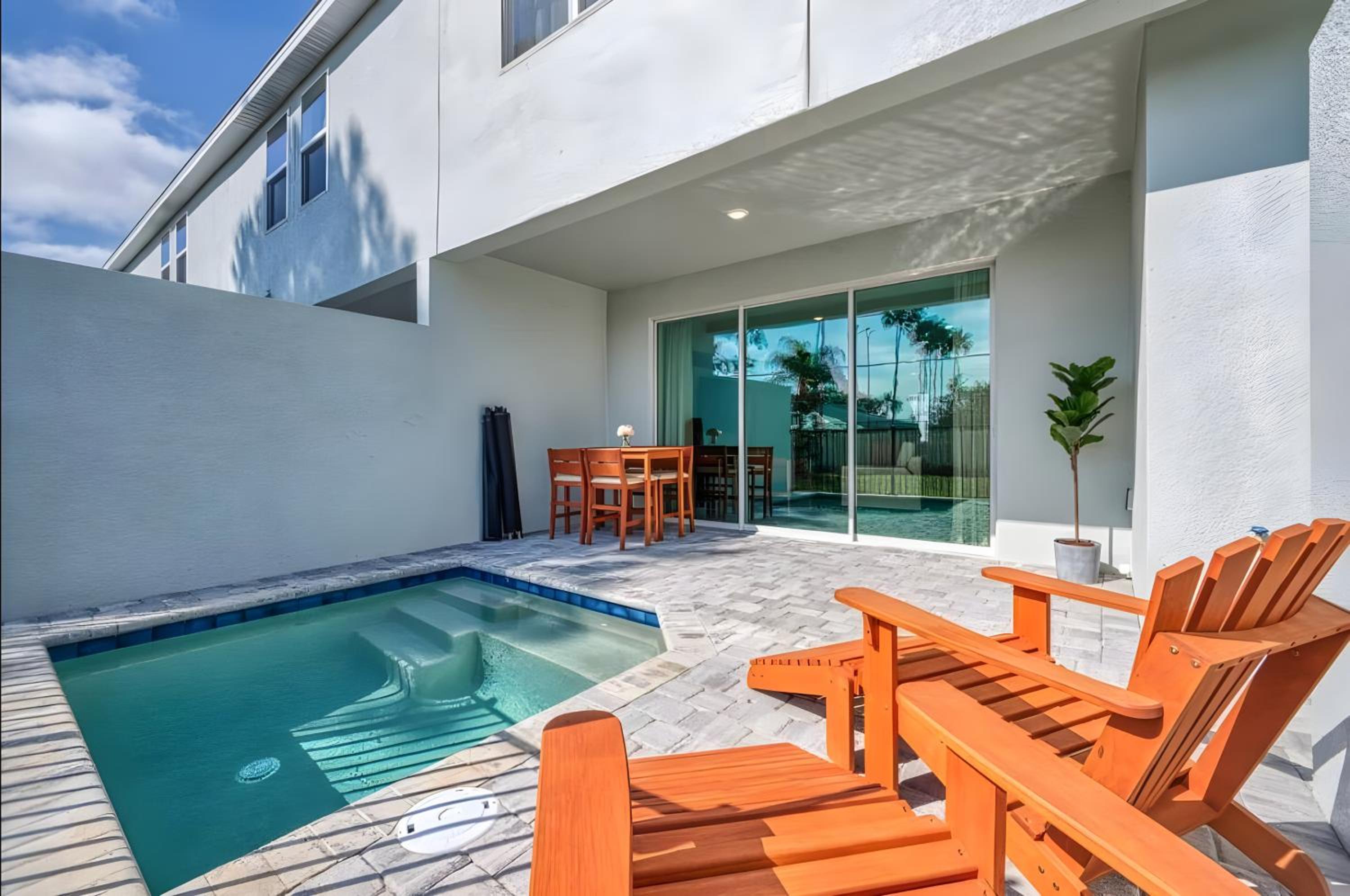Luxury Villa 5BedroomsPool- 4 miles from Disney