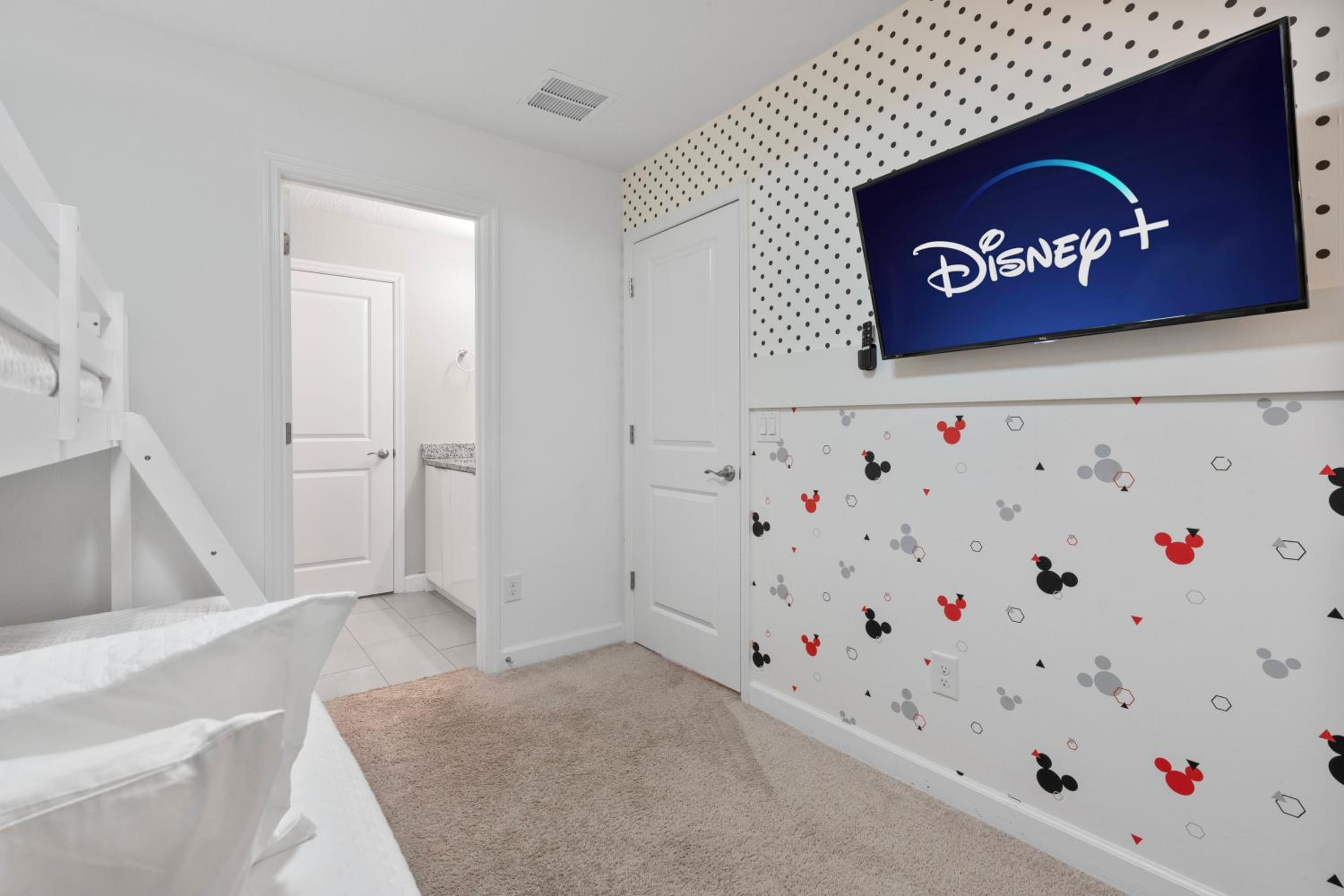 Luxury Villa 5BedroomsPool- 4 miles from Disney