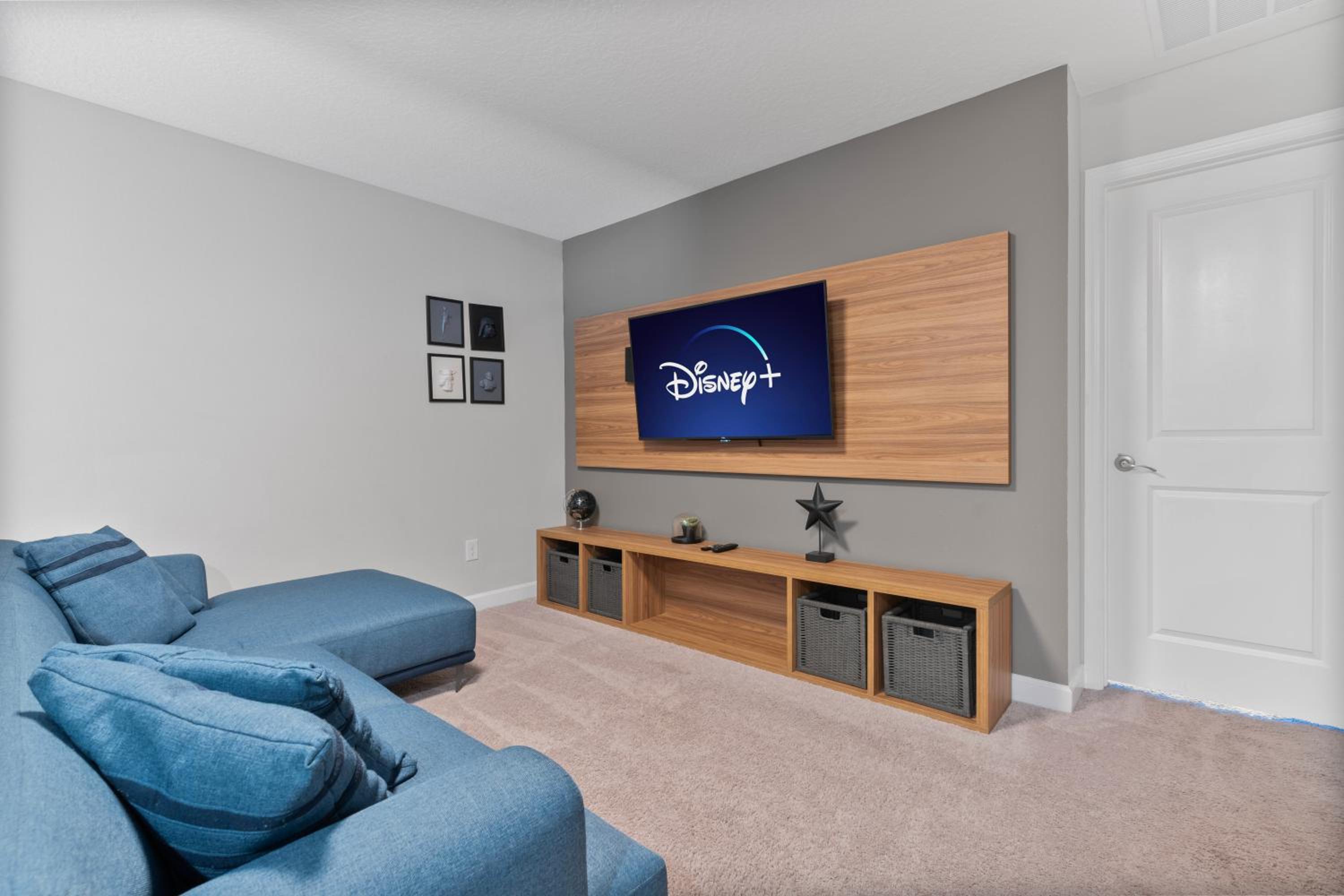 Luxury Villa 5BedroomsPool- 4 miles from Disney