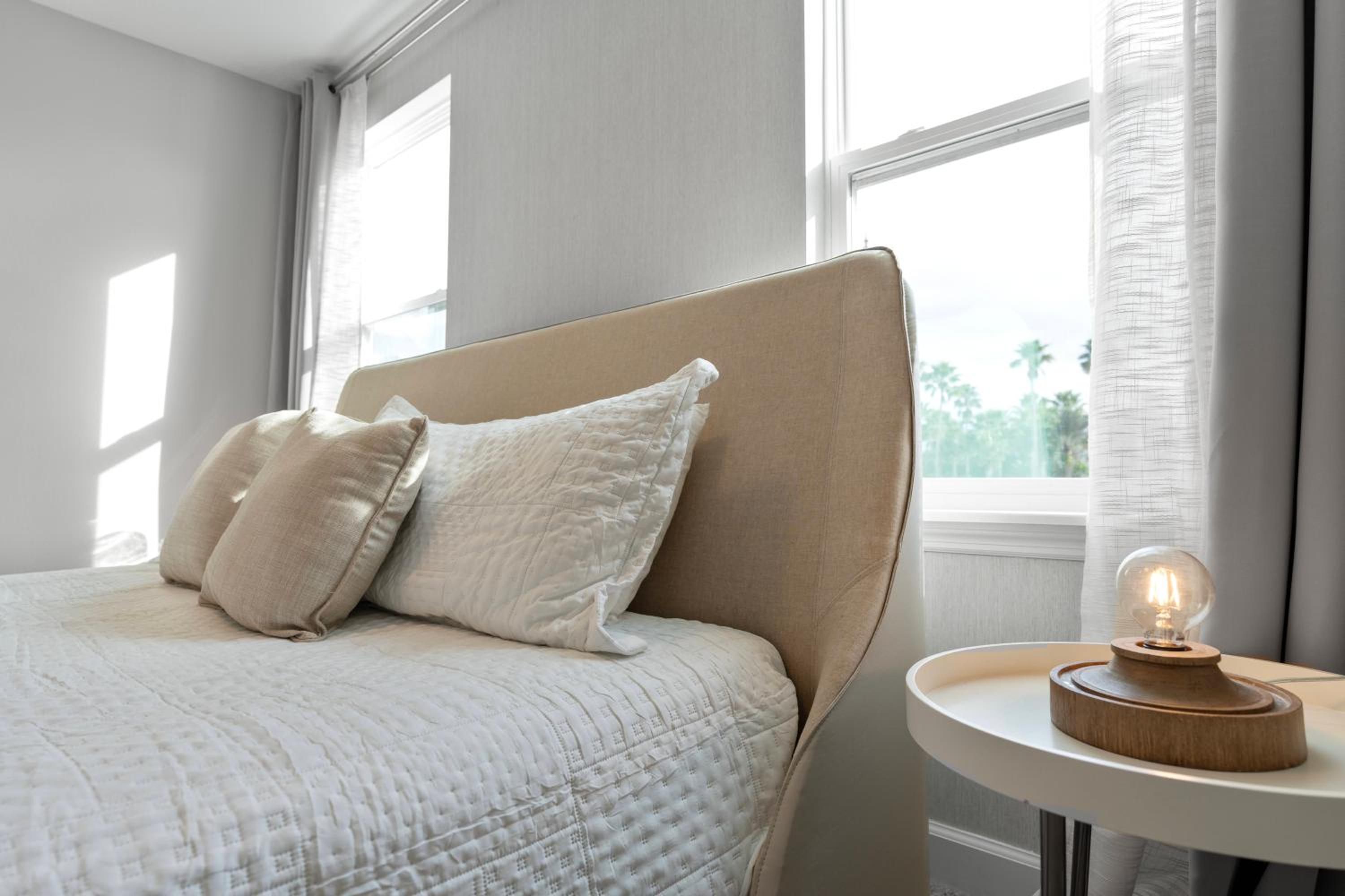 Luxury Villa 5BedroomsPool- 4 miles from Disney