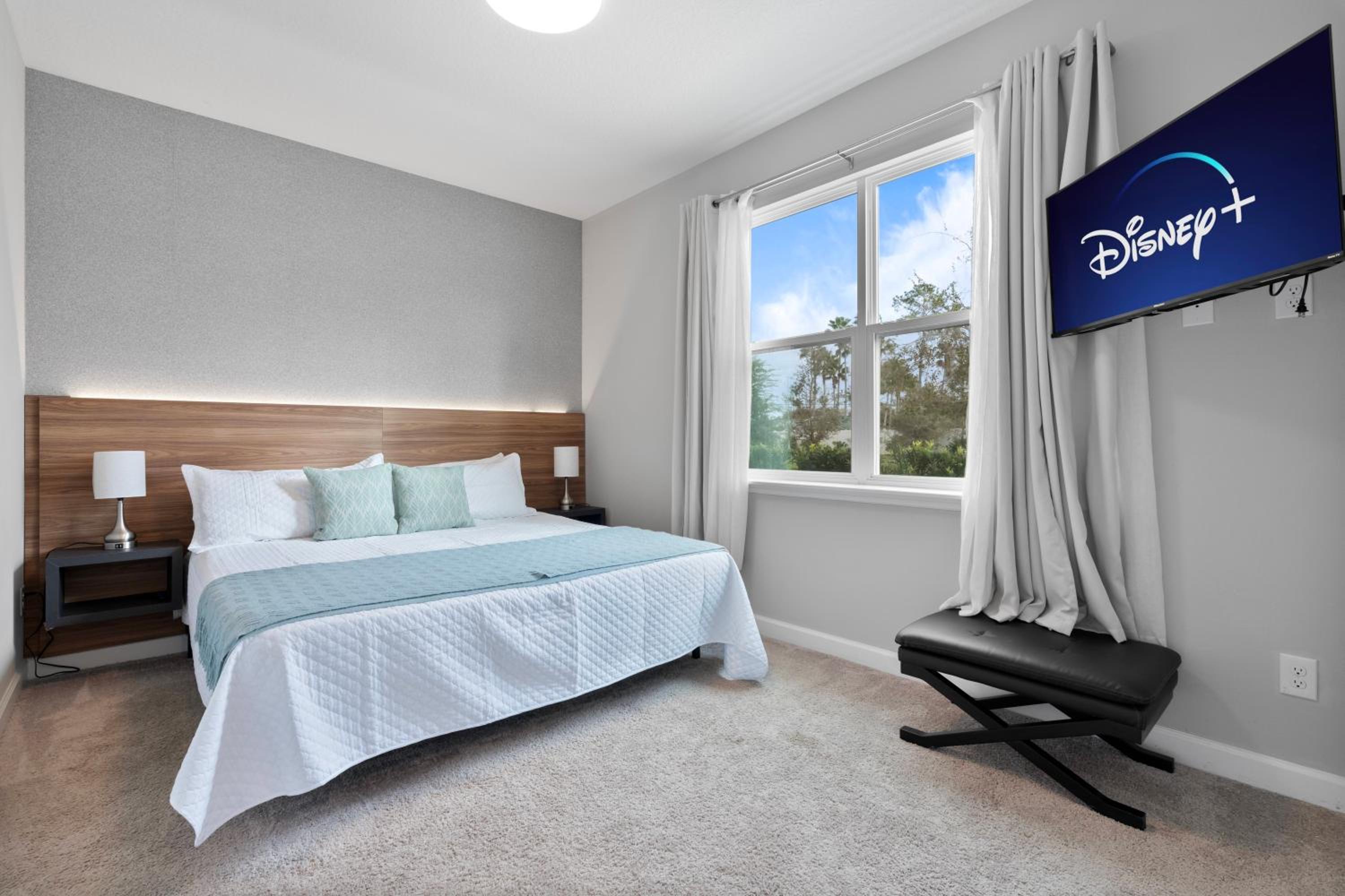 Luxury Villa 5BedroomsPool- 4 miles from Disney