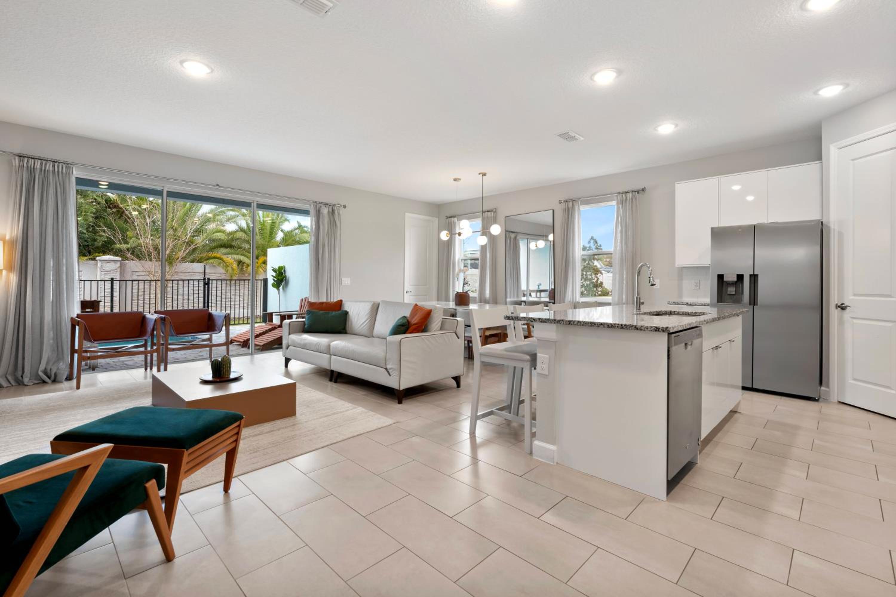 Luxury Villa 5BedroomsPool- 4 miles from Disney