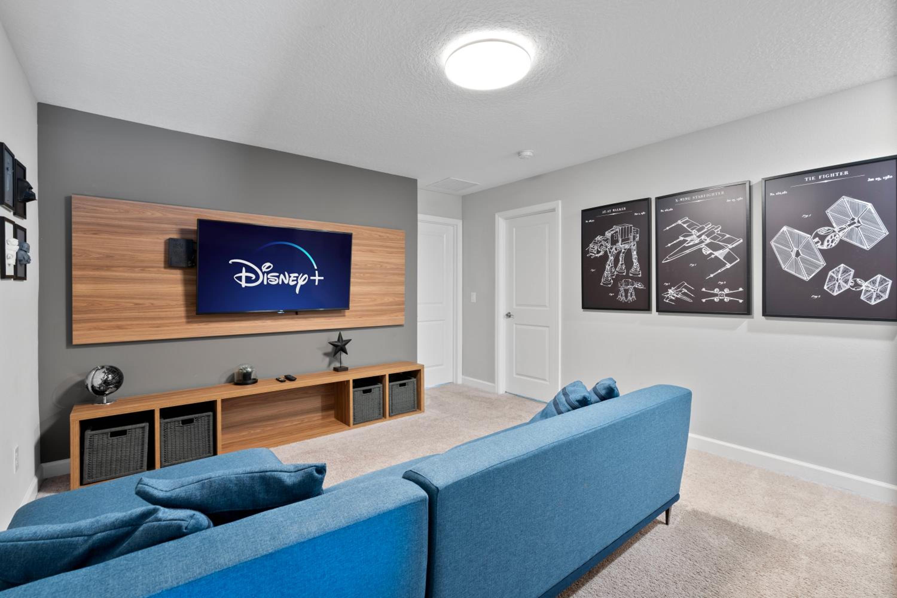 Luxury Villa 5BedroomsPool- 4 miles from Disney
