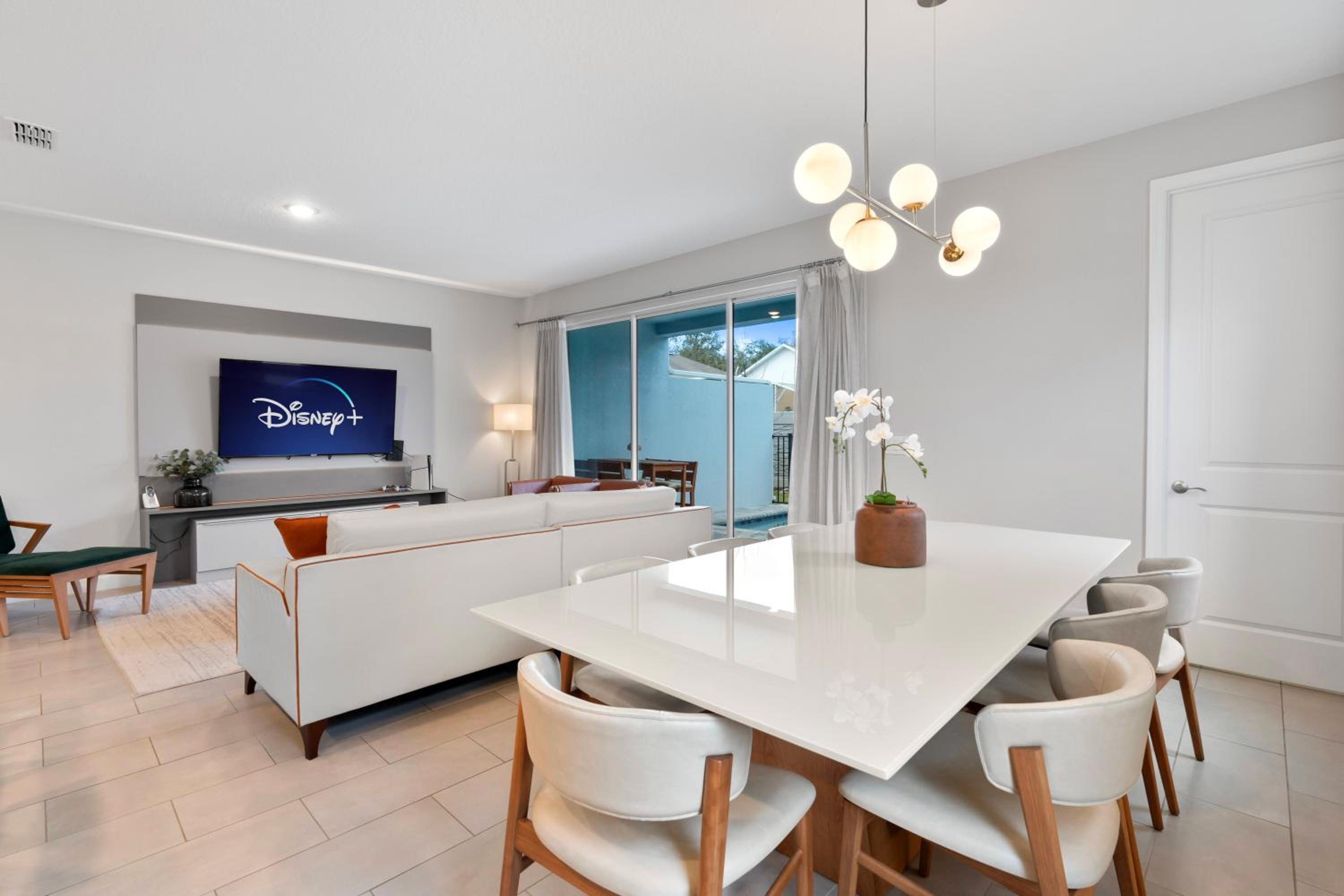 Luxury Villa 5BedroomsPool- 4 miles from Disney