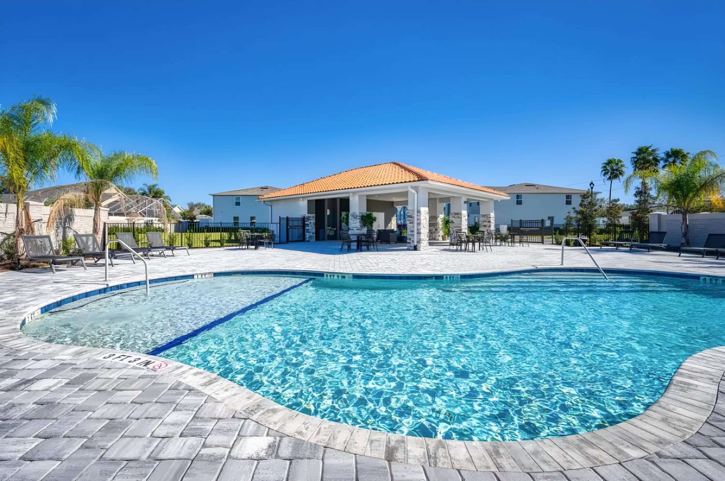 Luxury Villa 5BedroomsPool- 4 miles from Disney