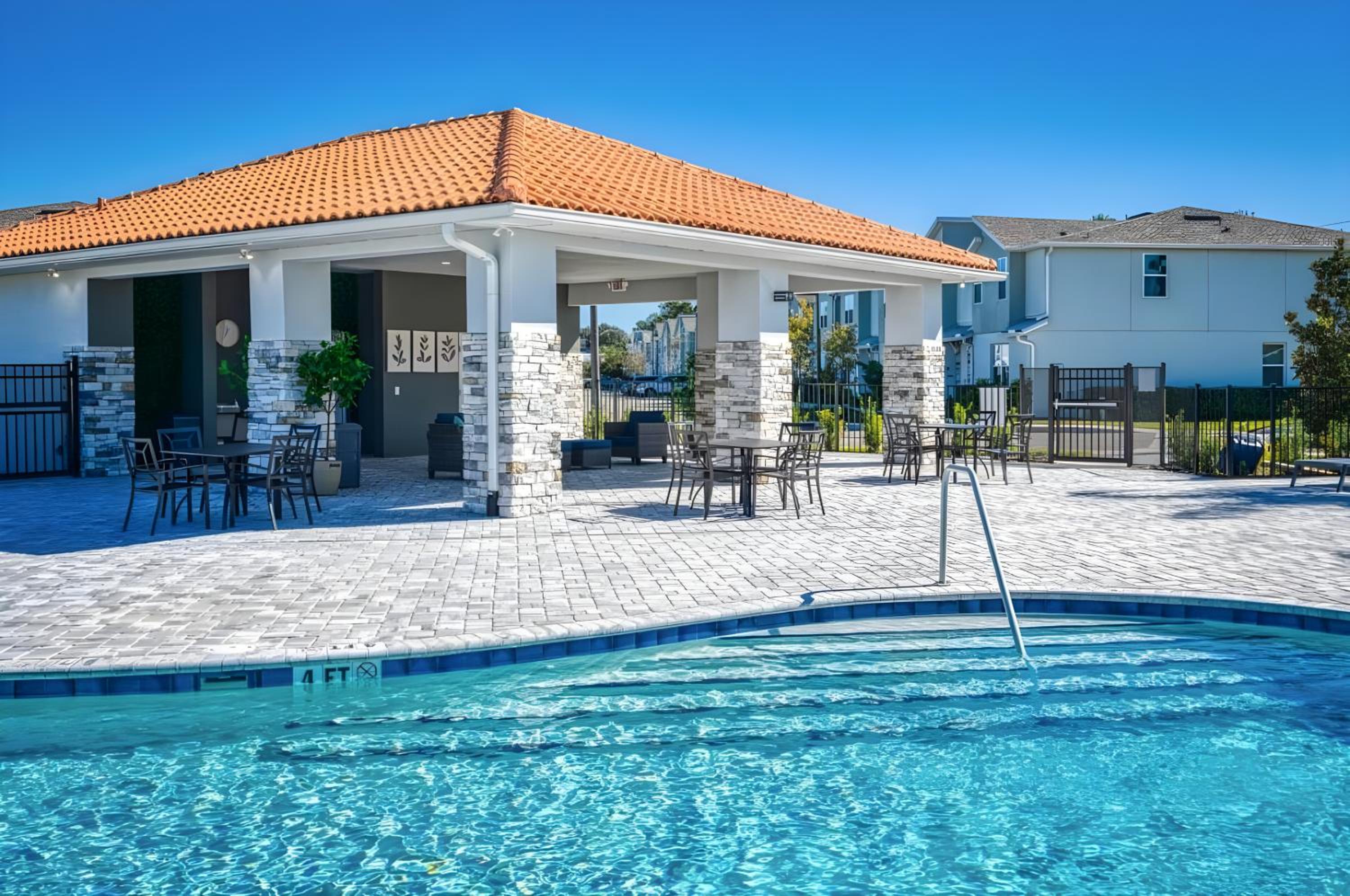 Luxury Villa 5BedroomsPool- 4 miles from Disney
