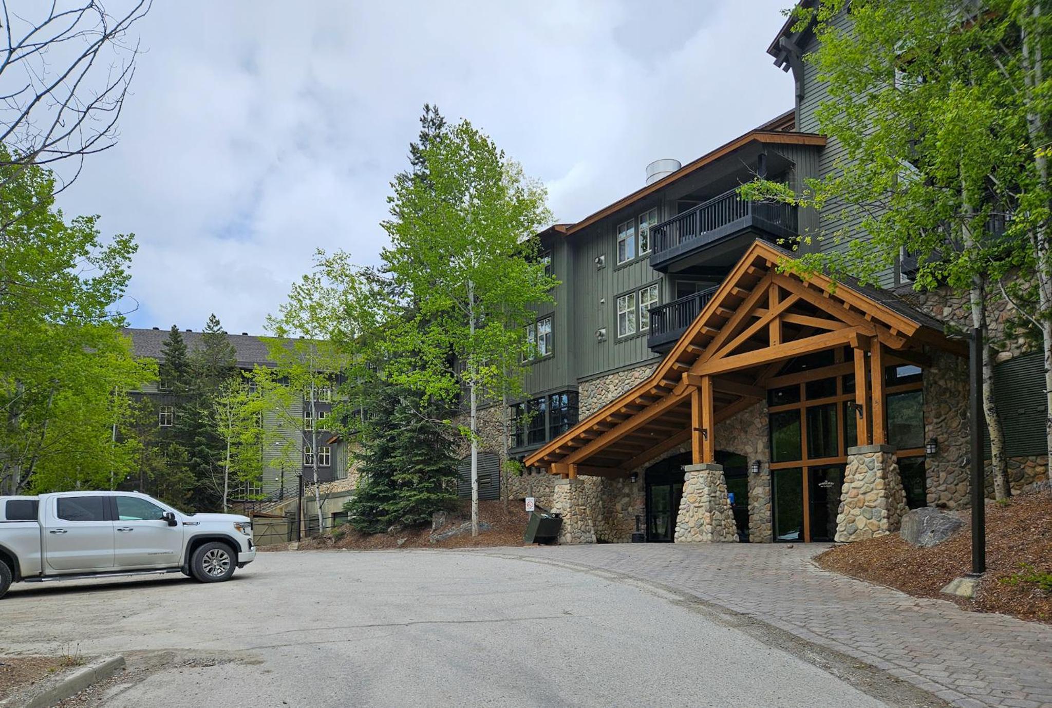 Ski Tip Lodge