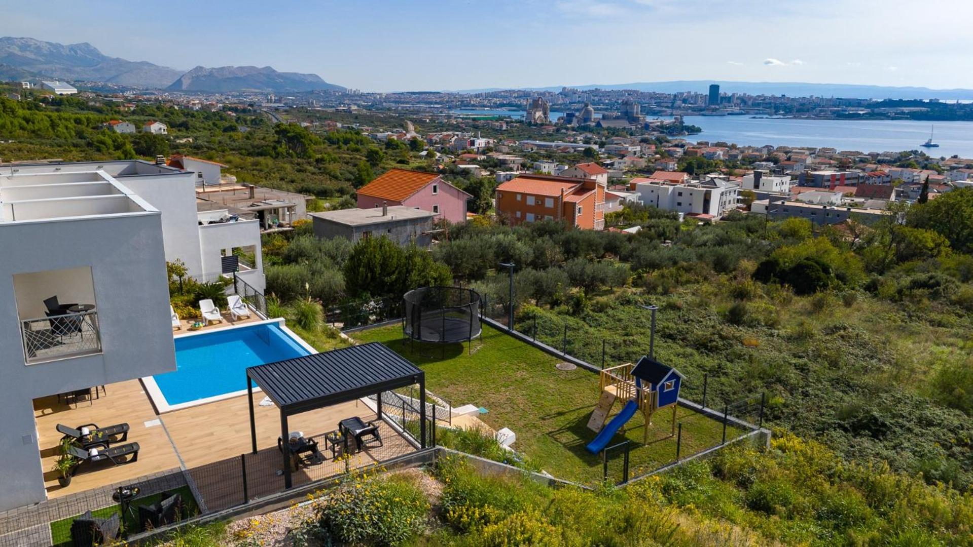 Villa Casa Bella with sea views - 1,4km from the beach