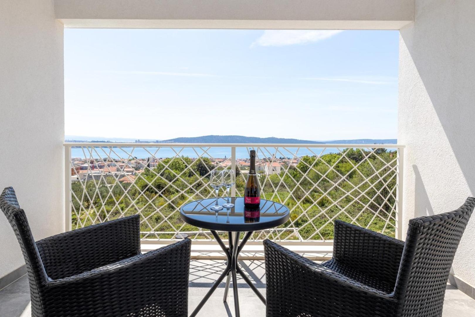 Villa Casa Bella with sea views - 1,4km from the beach