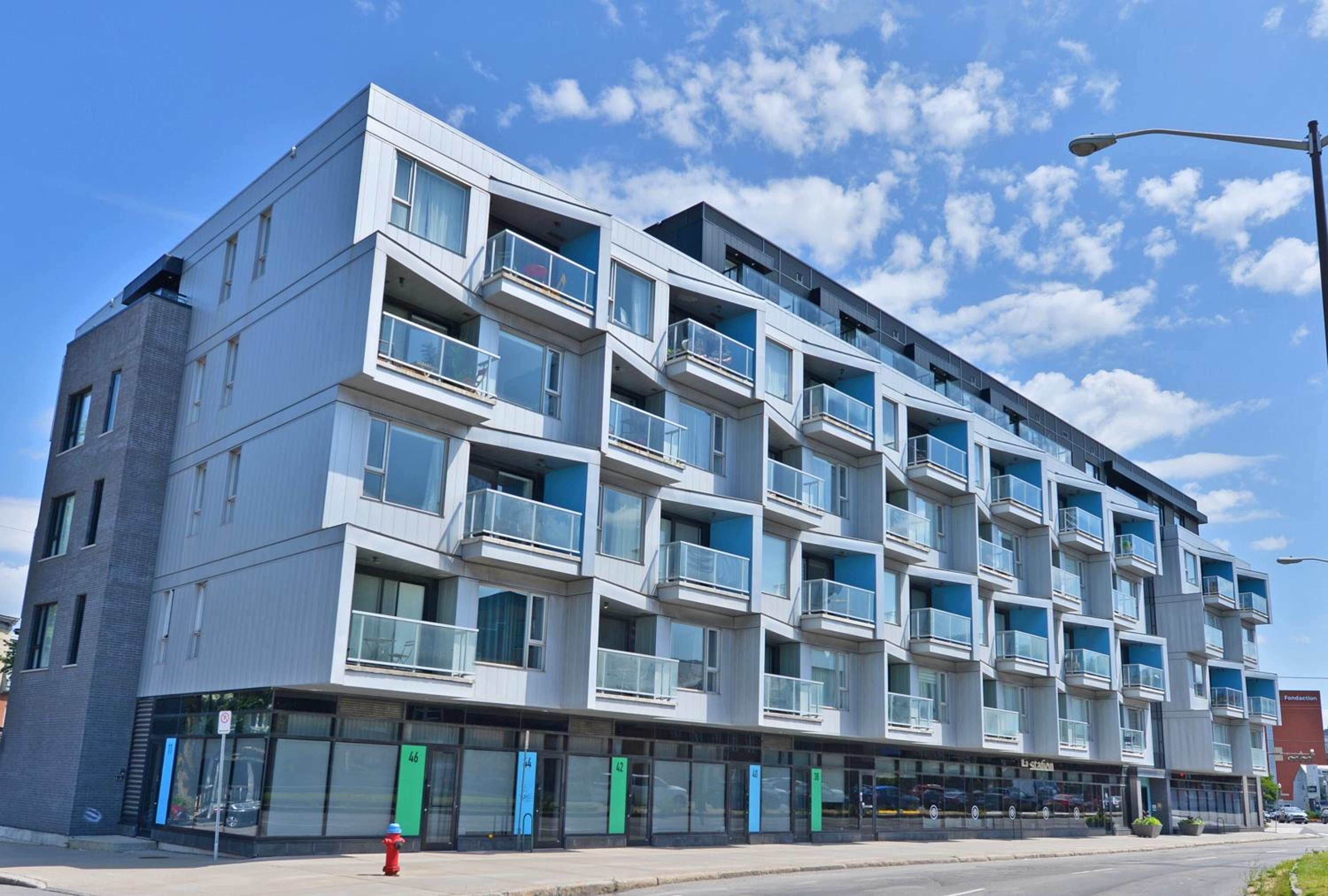 La vie est belle: FREE PARKING, GYM, ROOFTOP TERRACE