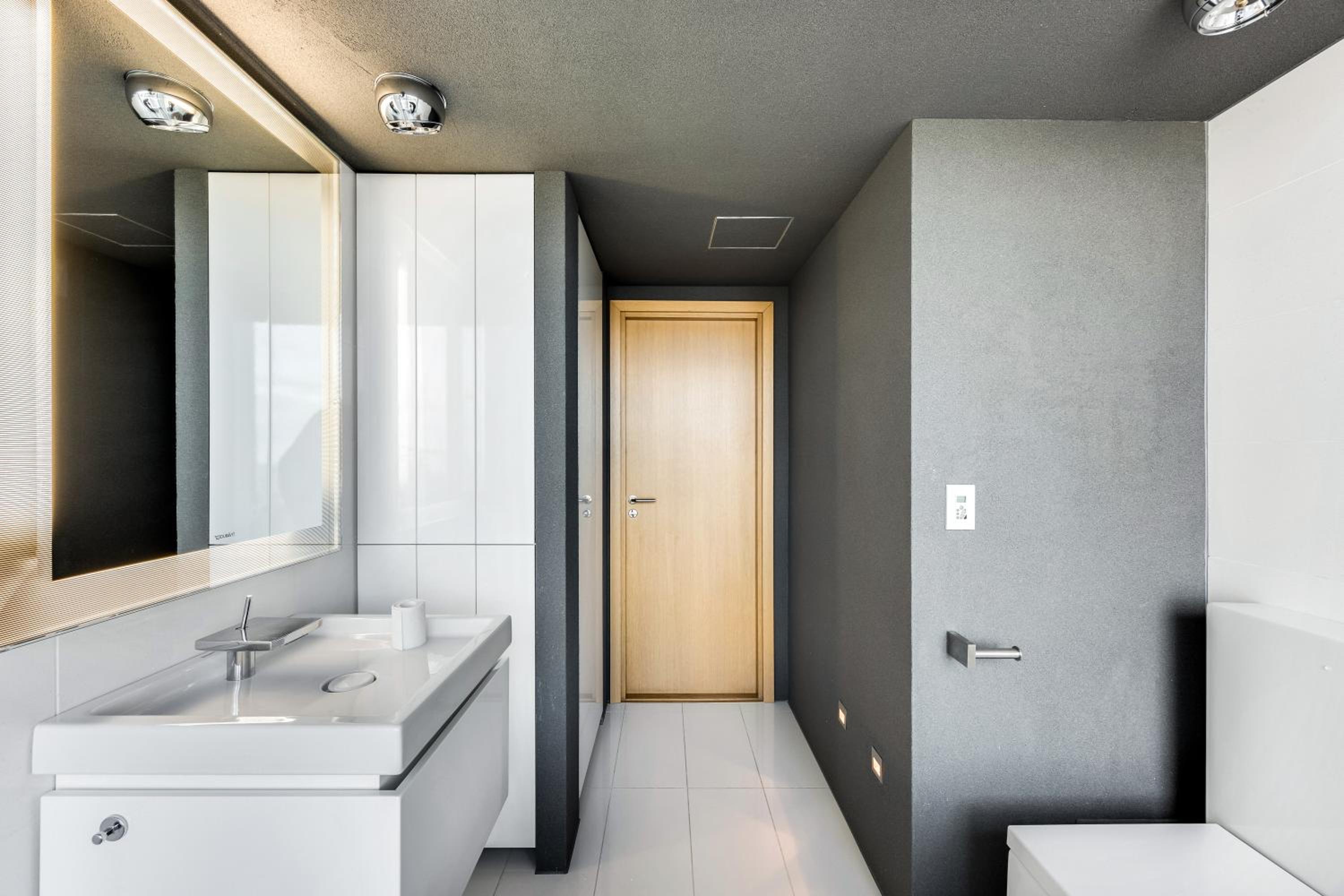 High-Rise Panoram View Ultra Luxury Apartment