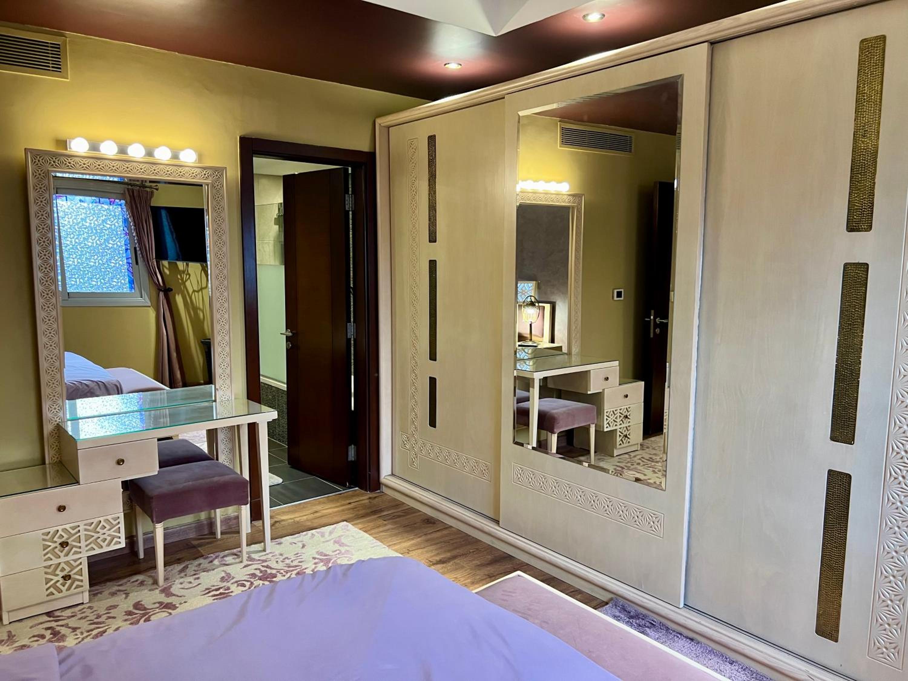 CFC Ultra Luxurious Andalusian Apt I Garden & Office