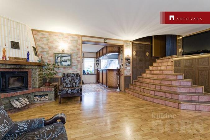 Urusel Hotel