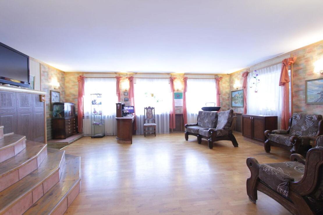 Urusel Hotel