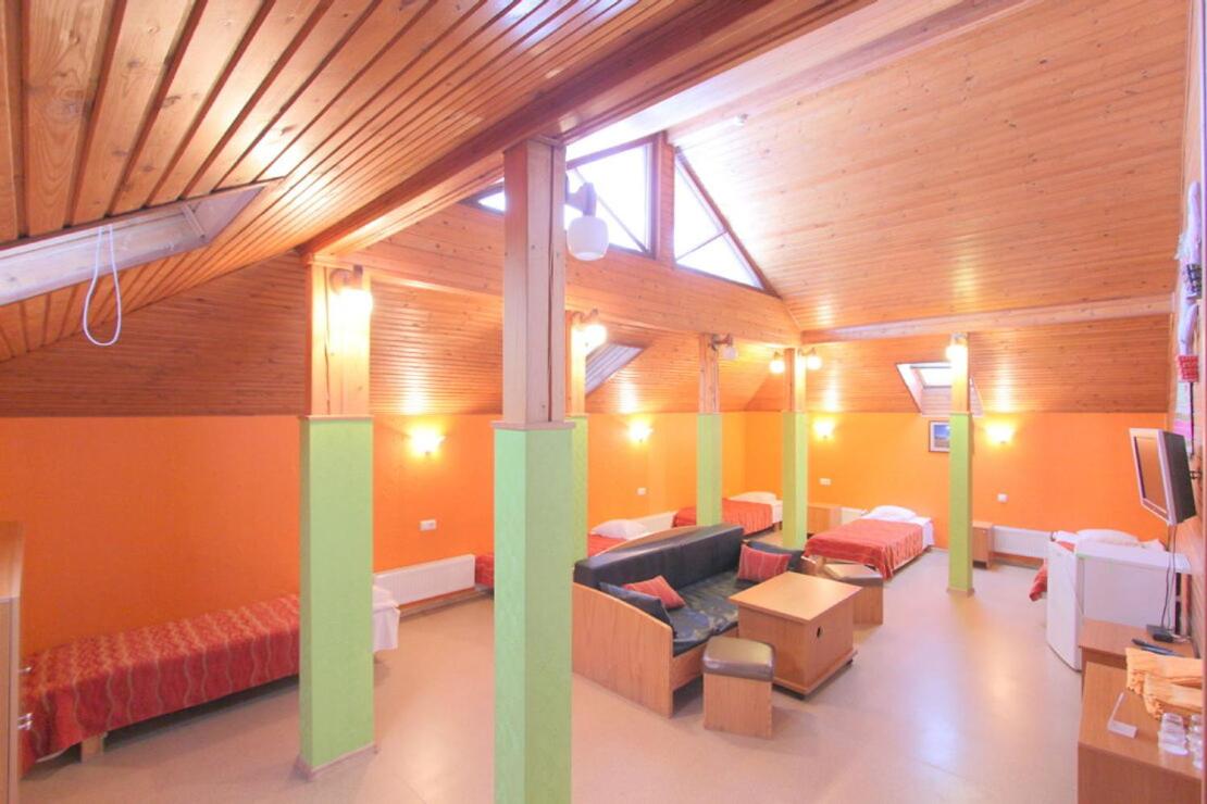 Urusel Hotel
