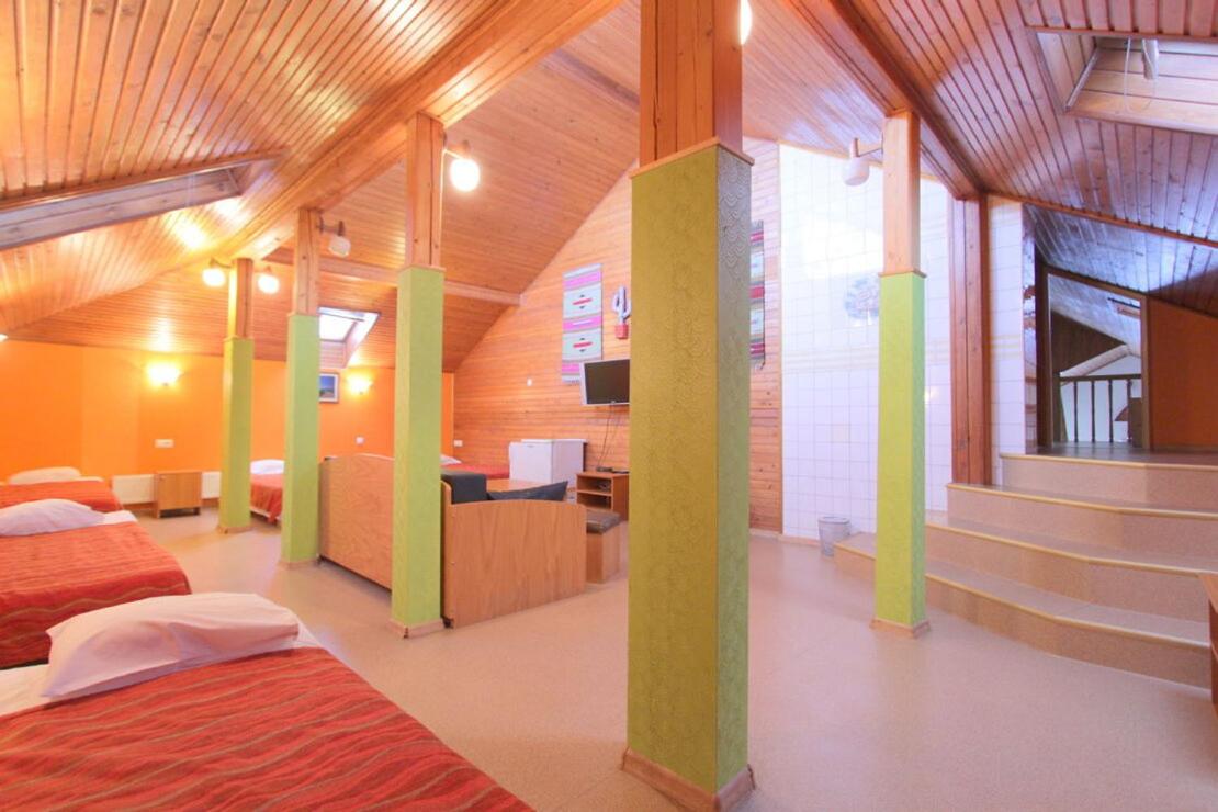 Urusel Hotel